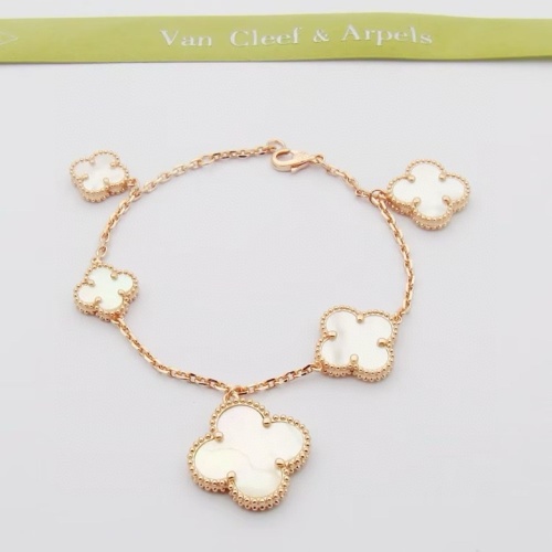 Van Cleef & Arpels Bracelets For Women #1205412