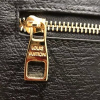 $92.00 USD Louis Vuitton AAA Man Messenger Bags #1209595