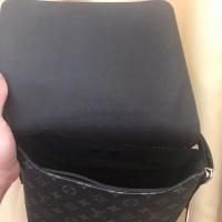$102.00 USD Louis Vuitton AAA Man Messenger Bags #1209738
