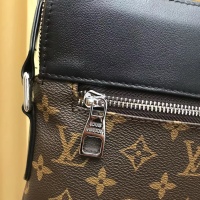 $88.00 USD Louis Vuitton AAA Man Messenger Bags #1209756