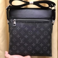 $88.00 USD Louis Vuitton AAA Man Messenger Bags #1209758