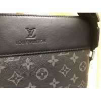 $88.00 USD Louis Vuitton AAA Man Messenger Bags #1209758
