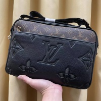 $96.00 USD Louis Vuitton AAA Man Messenger Bags #1209762