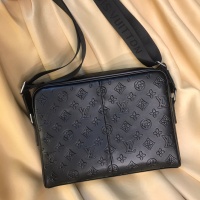 $88.00 USD Louis Vuitton AAA Man Messenger Bags #1209974