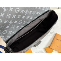 $160.00 USD Louis Vuitton AAA Man Messenger Bags #1210354