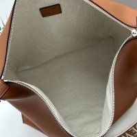 $170.00 USD LOEWE AAA Quality Messenger Bags For Women #1223272