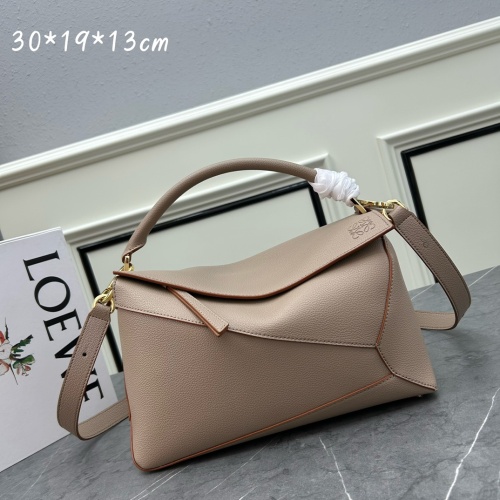 LOEWE AAA Quality Messenger Bags For Women #1225905 $165.00 USD, Wholesale Replica LOEWE AAA Quality Messenger Bags
