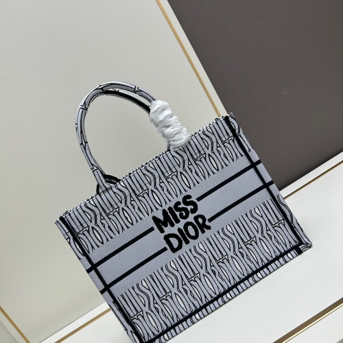 Christian Dior AAA Quality Tote-Handbags For Women #1232826 $96.00 USD, Wholesale Replica Christian Dior AAA Quality Handbags