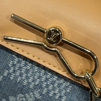 $60.00 USD Louis Vuitton AAA Quality Messenger Bags For Women #1224300