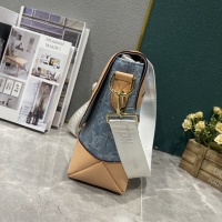 $76.00 USD Louis Vuitton AAA Quality Messenger Bags For Unisex #1224312