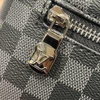 $68.00 USD Louis Vuitton AAA Man Messenger Bags #1224570