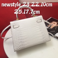 $98.00 USD Hermes AAA Quality Handbags For Women #1225312