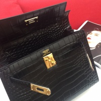 $102.00 USD Hermes AAA Quality Handbags For Women #1225314