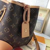 $76.00 USD Louis Vuitton AAA Quality Messenger Bags For Women #1225443