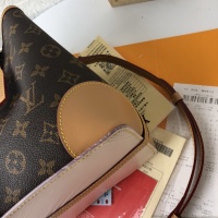 $76.00 USD Louis Vuitton AAA Quality Messenger Bags For Women #1225443