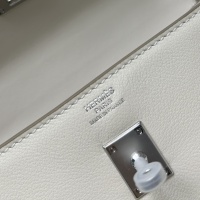 $108.00 USD Hermes AAA Quality Messenger Bags For Women #1229743