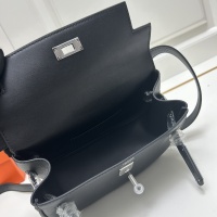 $108.00 USD Hermes AAA Quality Messenger Bags For Women #1229746