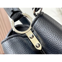 $72.00 USD Louis Vuitton AAA Quality Messenger Bags For Women #1233178