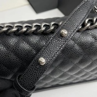 $85.00 USD Chanel AAA Quality Messenger Bags For Women #1233248