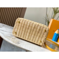 $128.00 USD Louis Vuitton AAA Quality Messenger Bags For Women #1238577