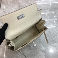 $96.00 USD Hermes AAA Quality Messenger Bags For Women #1238674