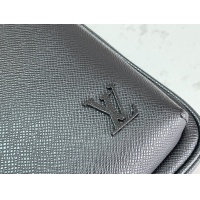 $162.00 USD Louis Vuitton AAA Man Messenger Bags #1238890