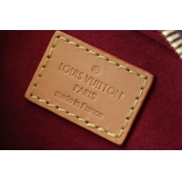 $108.00 USD Louis Vuitton AAA Quality Messenger Bags For Women #1248838