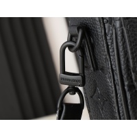 $60.00 USD Louis Vuitton AAA Quality Messenger Bags For Unisex #1248964