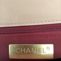 $88.00 USD Chanel AAA Quality Messenger Bags For Women #1252499