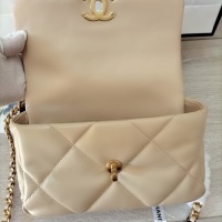 $82.00 USD Chanel AAA Quality Messenger Bags For Women #1252500