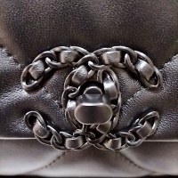 $82.00 USD Chanel AAA Quality Messenger Bags For Women #1252515