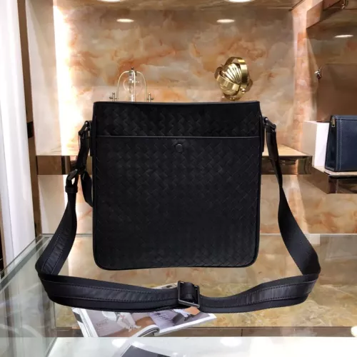 Bottega Veneta AAA Man Messenger Bags #1273875