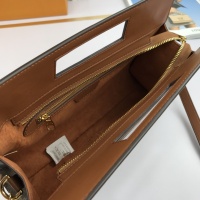 $88.00 USD Louis Vuitton AAA Quality Messenger Bags For Women #1267144