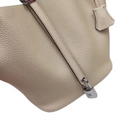 $96.00 USD Hermes AAA Quality Handbags For Women #1269155