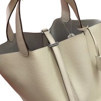 $96.00 USD Hermes AAA Quality Handbags For Women #1269155