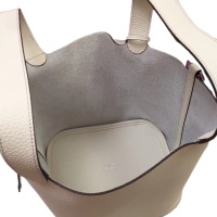 $96.00 USD Hermes AAA Quality Handbags For Women #1269155