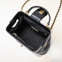 $88.00 USD Chanel AAA Quality Messenger Bags For Women #1270047