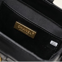 $88.00 USD Chanel AAA Quality Messenger Bags For Women #1270047
