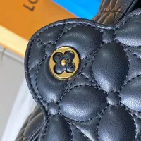 $88.00 USD Louis Vuitton AAA Quality Messenger Bags For Women #1270561