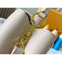 $92.00 USD Louis Vuitton AAA Quality Messenger Bags For Women #1270658