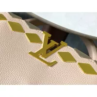 $96.00 USD Louis Vuitton AAA Quality Messenger Bags For Women #1270659
