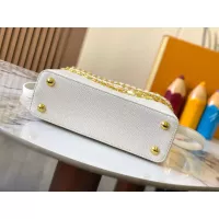 $92.00 USD Louis Vuitton AAA Quality Messenger Bags For Women #1270826