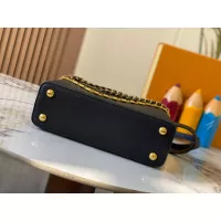 $96.00 USD Louis Vuitton AAA Quality Messenger Bags For Women #1270838