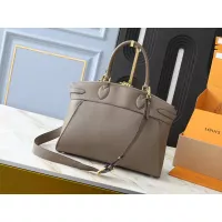 $68.00 USD Louis Vuitton AAA Quality Handbags For Women #1271045