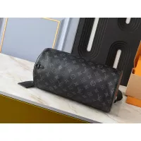 $64.00 USD Louis Vuitton AAA Quality Messenger Bags For Unisex #1271084