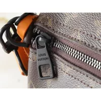 $64.00 USD Louis Vuitton AAA Quality Messenger Bags For Unisex #1271089