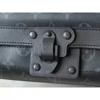 $82.00 USD Louis Vuitton AAA Quality Messenger Bags For Unisex #1271095