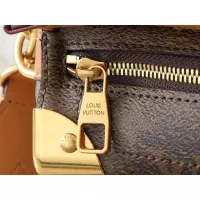 $82.00 USD Louis Vuitton AAA Quality Messenger Bags For Unisex #1271097