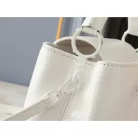 $88.00 USD Louis Vuitton AAA Quality Messenger Bags For Women #1271116