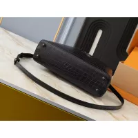 $88.00 USD Louis Vuitton AAA Quality Messenger Bags For Women #1271119